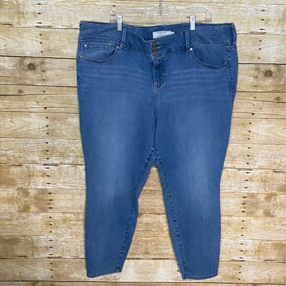 torrid Denim - TORRID WOMEN'S STRETCH SKINNY CASUAL CLASSIC LIGHT WASH EVERYDAY PLUS SIZE JEANS
